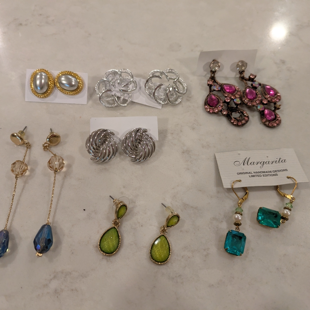 Multicolor Dangle Earrings Lot Of 7.